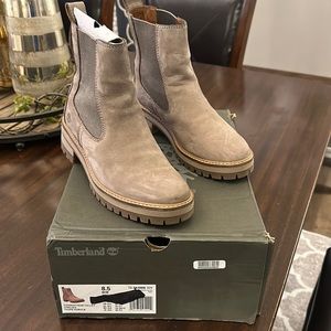 Timberland Courmayeur Valley Chelsea Boots Taupe Nubuck. Great condition!